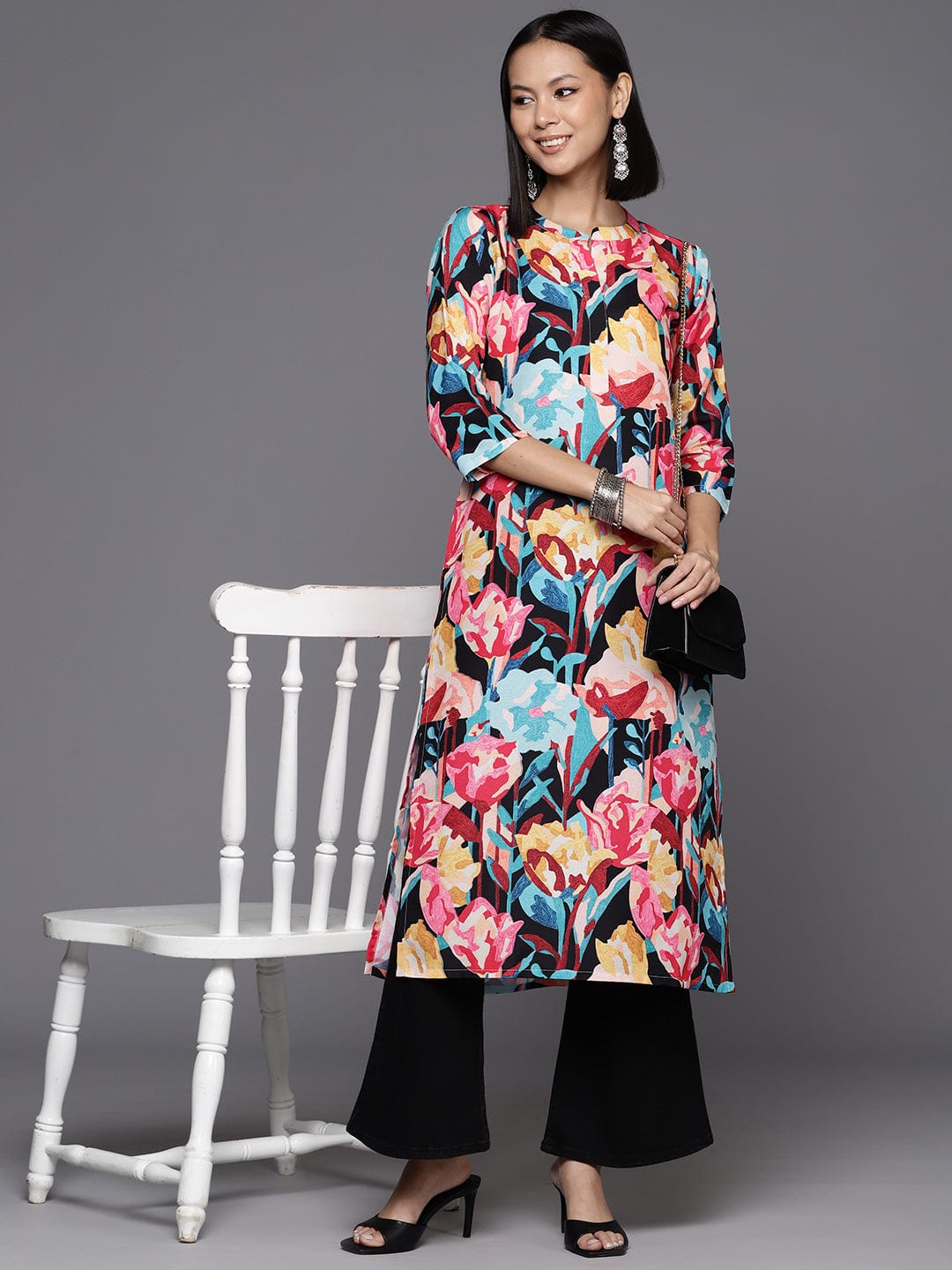 Varanga Women Black Abstract Printed Straight Kurta