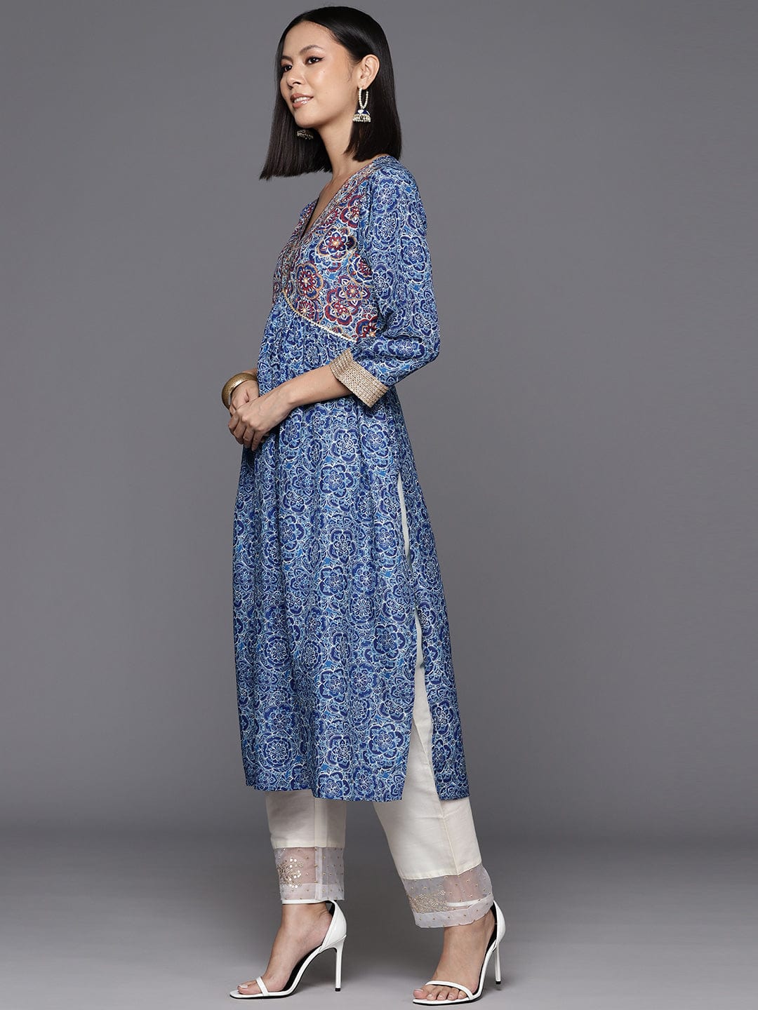 Varanga Women Blue Floral Printed Anarkali Kurta