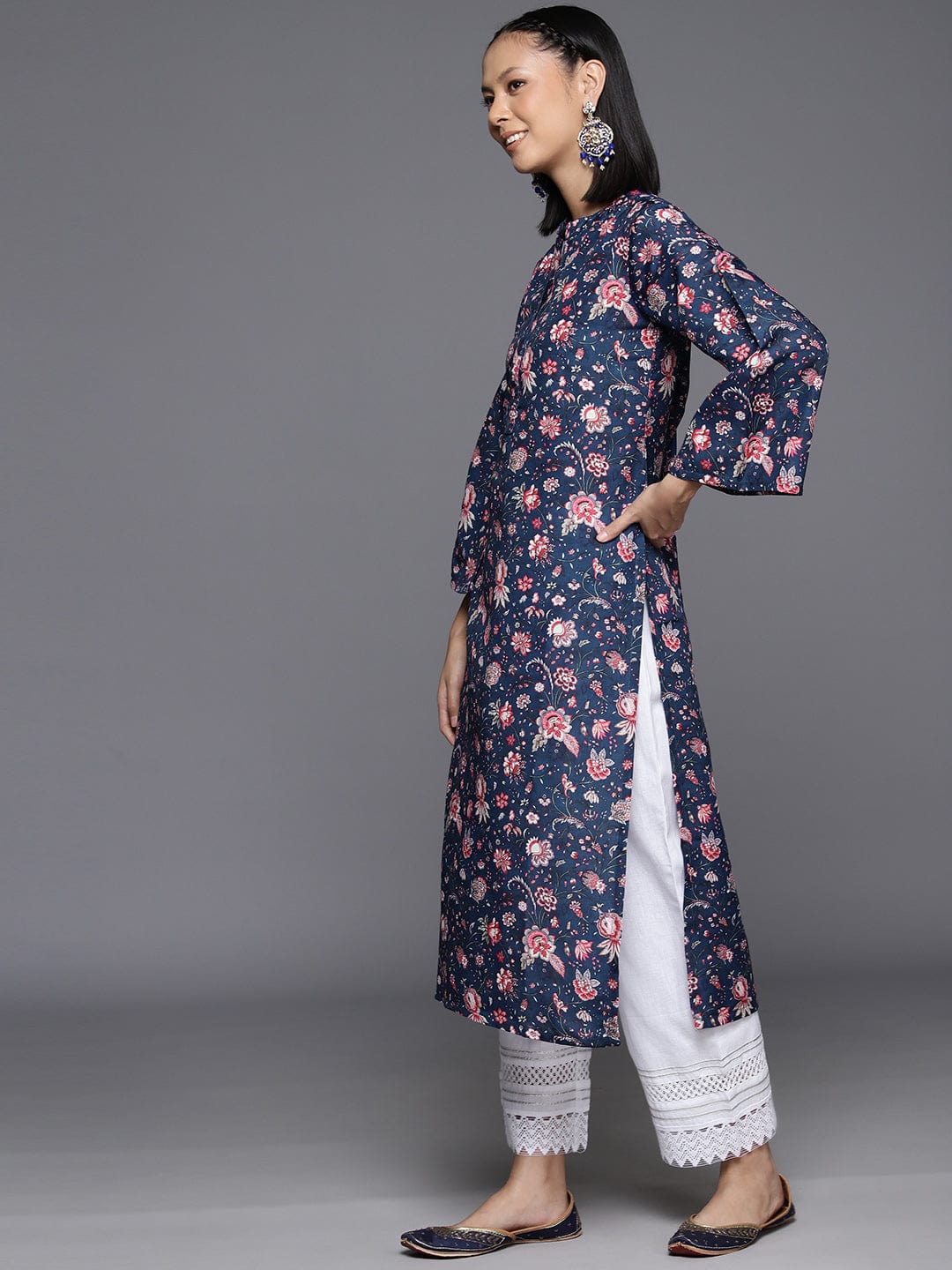 Varanga Women Blue Floral Printed Straight Kurta With Flared Sleeves