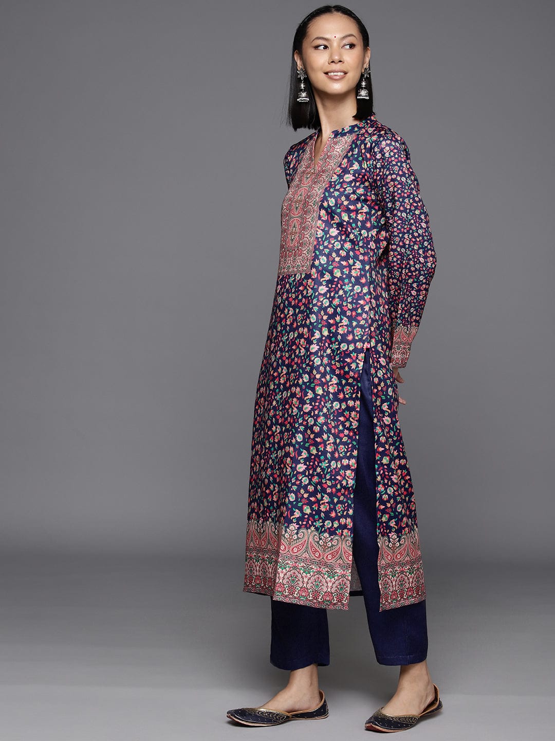 Varanga Women Blue Woolen Floral Printed Straight Kurta With Solid Bottom And Dupatta