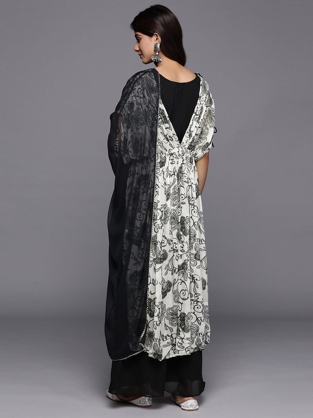 Varanga Women Off-White And Black Floral Printed Kurta With Bottom And Dupatta