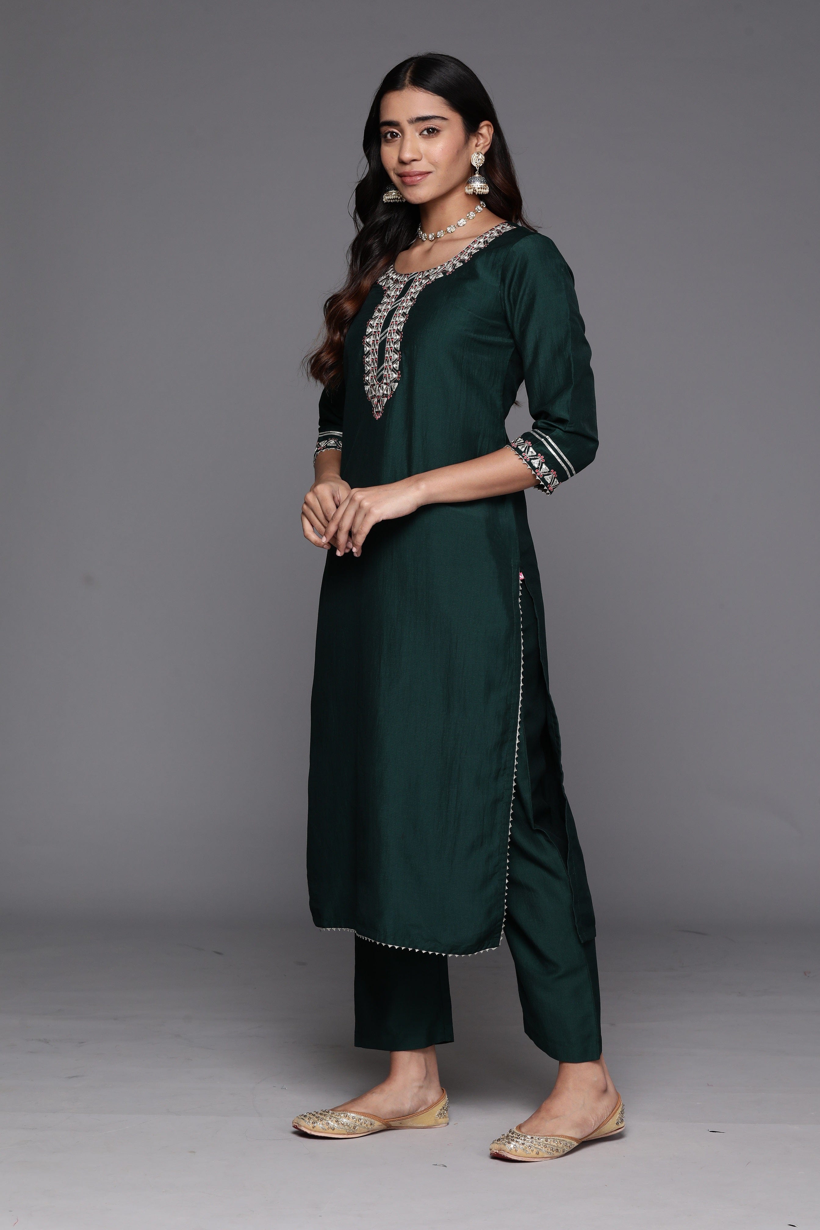 Varanga Women Green Mirror Embellished Straight Kurta With Bottom And Contrast Dupatta