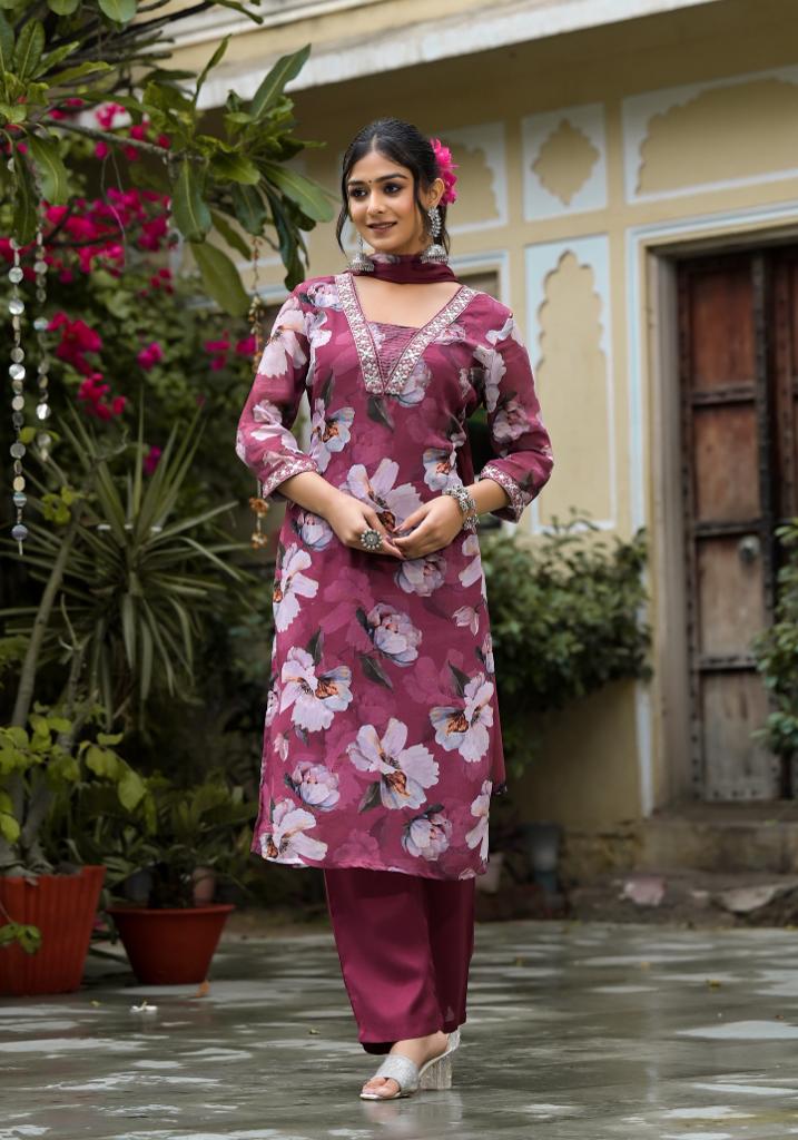 Varanga V-Neck Mirror & Sequins Embellished Kurta With Bottom & Chiffon Dupatta