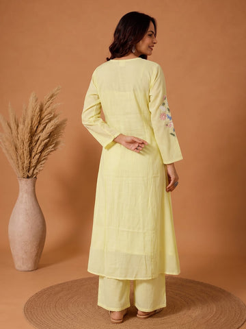 Yellow Embroidered Muslin Kurta Set With Dupatta .
