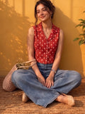 A Chic Sleeveless Printed Top With A Collared V-Neck Design, Perfect For Effortless Casual And Summer Styling.