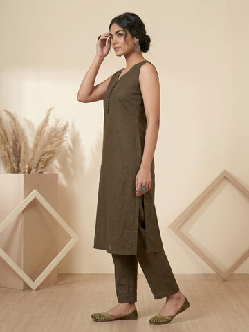 Womens Olive Green Solid Sleeveless Kurta With Straight Pant And Matching Floral Organza Dupatta
