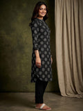 Varanga Women Printed Kurta With Thread Details On Neck Paired With Solid Trousers