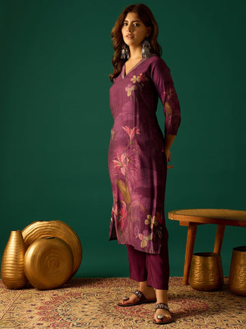 Elegant Floral Printed Straight-Fit Kurta With Three-Quarter Sleeves And V-Neck, Paired With Solid Ankle-Length Trousers For A Classic Look