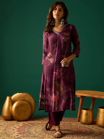 Elegant Floral Printed Straight-Fit Kurta With Three-Quarter Sleeves And V-Neck, Paired With Solid Ankle-Length Trousers For A Classic Look