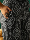 Halter Neck Kurta Paired With Printed Ankle-Length Trousers For A Trendy And Modern Ethnic Look