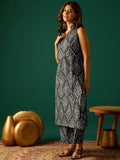 Halter Neck Kurta Paired With Printed Ankle-Length Trousers For A Trendy And Modern Ethnic Look