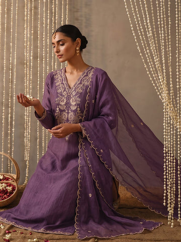 Lavender Embroidered Kurta Set With Dupatta