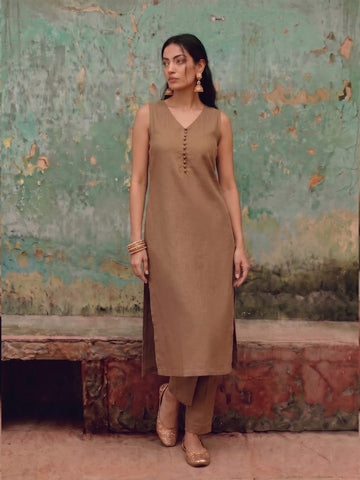 The Roasted Mocha Women's Kurta Set With Sequinned Floral Dupatta