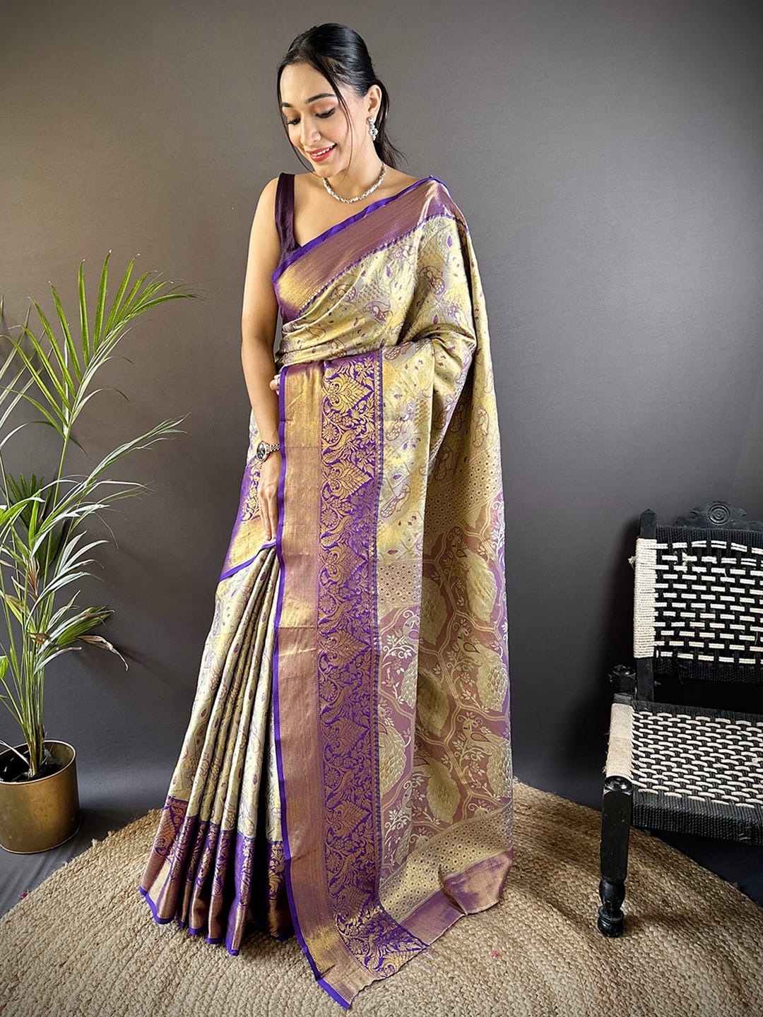 Luxurious silk Saree with rich woven pallu design