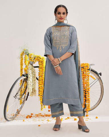 Varanga Women Grey Embroidered Kurta Set With Dupatta