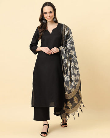 varanga dark black paisley printed dupatta with tasselled border