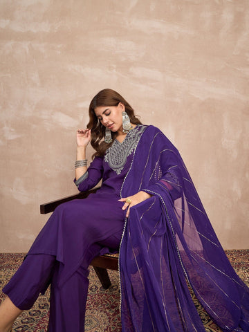 Kurta Set With Intricate Zari Embroidery, Paired With Solid Ankle-Length Trousers And An Embroidered Dupatta For A Graceful Festive Look