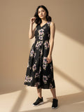 A floral-printed knee-length dress with v neckline perfect for turning heads from brunch to evening outings.