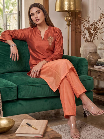Varanga Women Mandarin Collar Placement Embroidered Kurta Paired With  Tonal Bottom