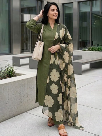 Women Olive Green Solid Kurta with Printed Organza Dupatta