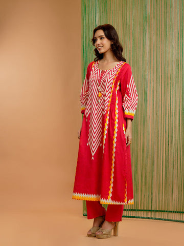 Women's Straight-Fit Red Kurti featuring Geometric Front Panel