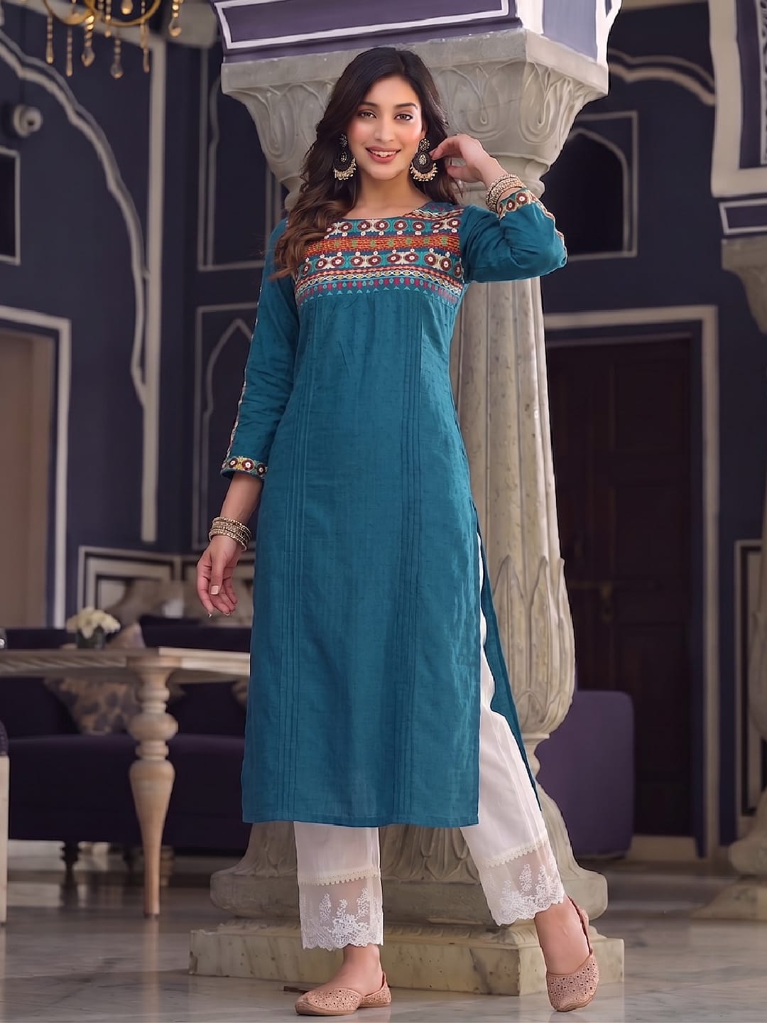 Varanga Women Embroidered Thread Work Dobby Kurta