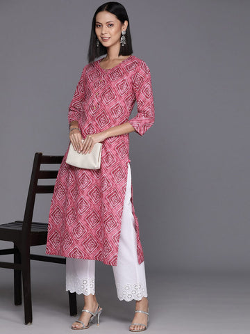 Varanga Women Pink Bandhani Printed Straight Kurta With Three Quarter Sleeves