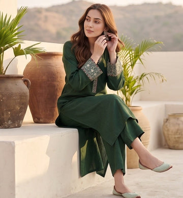 Varanga Women Green Embroidered  Long & Flared Sleeves Kurta With Tonal Bottom