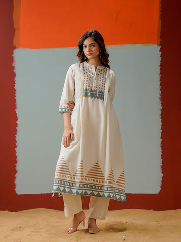 Geometric Border Artisan Kurta with Dupatta