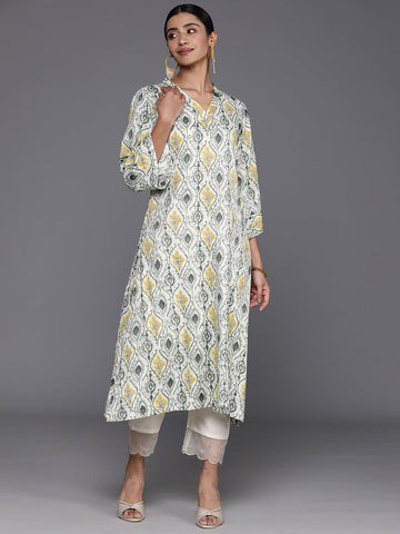 Varanga Women Green Abstract Printed Flared Sleeves Kurta