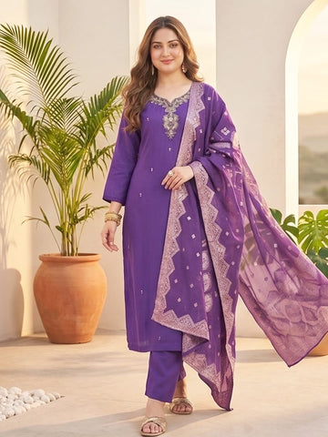 Kurta Set with solid ankle-length trousers, and a brocade dupatta
