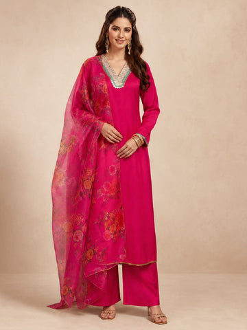 Gulabi Noor Women Kurta Set