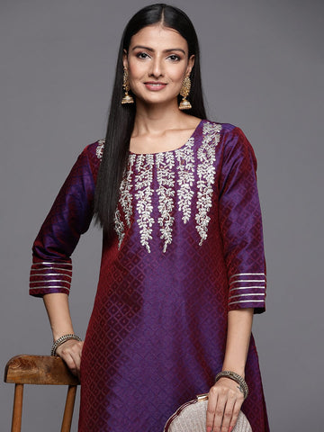 Varanga Women Purple Embroidered Straight Kurta With Three Quarter Sleeves