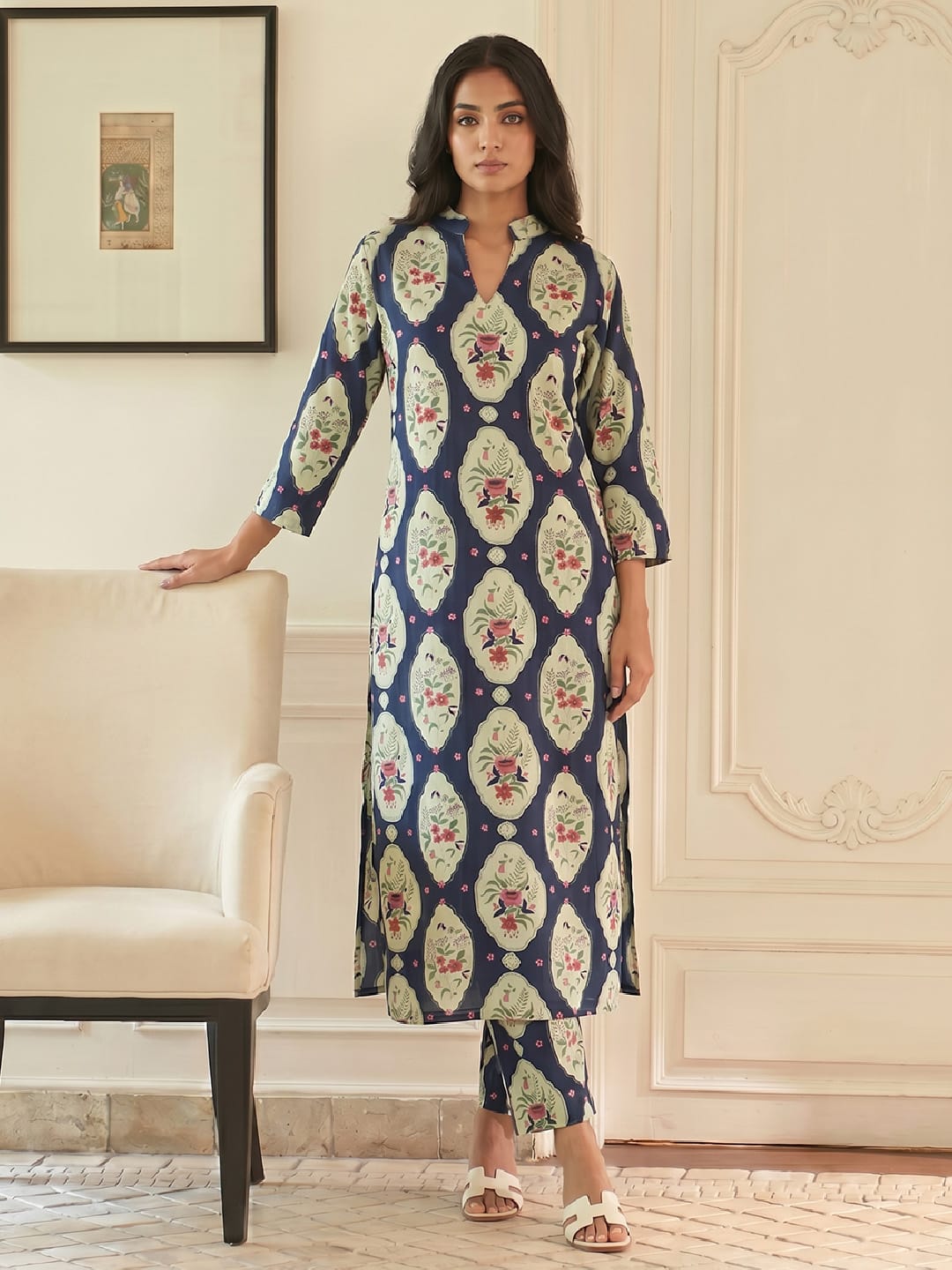 Navy Blue A-Line Kurta Set Featuring A Split Mandarin Collar