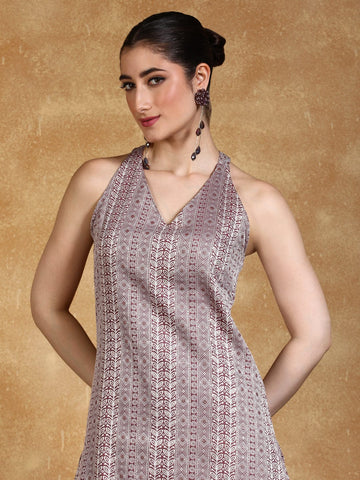 Varanga Women Mauve Woven Design Sleeveless Kurta, Paired With Solid Bottom.