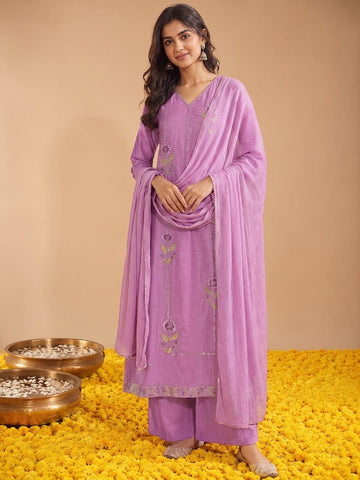 Lavender Mulmul Chanderi Kurta Set With Solid Trouser & Dupatta.