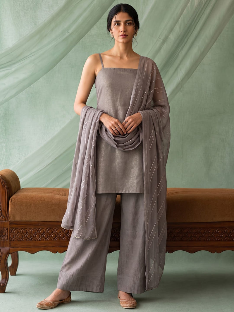 Women Solid Kurta Set With Farsi Salwar