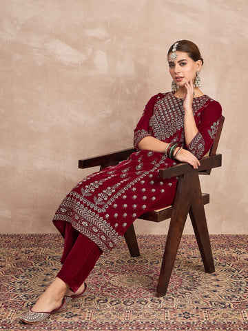 Velvet Kurta With Silver Print, Paired With  Trousers For An Elegant, Everyday Look