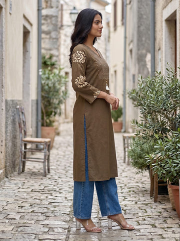 Straight Kurta With Embroidered Yoke