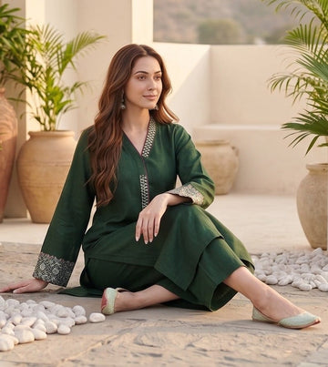 Varanga Women Green Embroidered  Long & Flared Sleeves Kurta With Tonal Bottom