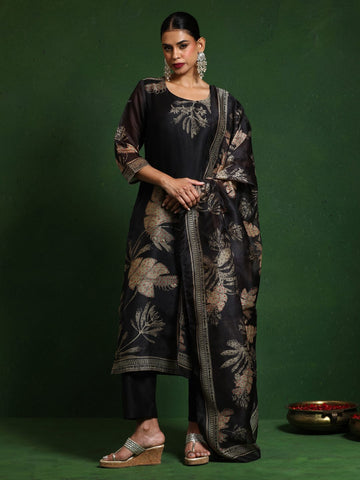 Varanga Women Round Neck Floral Printed Embroidered Kurta Paired With Solid Bottom And French Knot Embroidered Dupatta