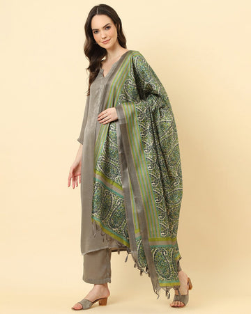 varanga dark green paisley printed dupatta with tasselled border