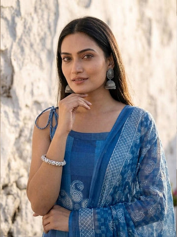 Abstract Cotton Sleeveless Kurta Set With Dupatta