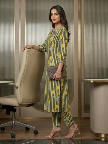 Minimalist & Direct Kurta Set