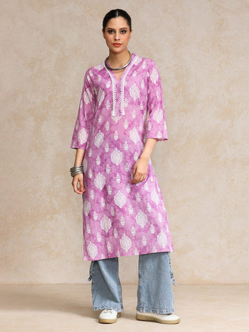 Varanga Women Lavender 3/4Th Sleeve, V Neck Collared Kurta.
