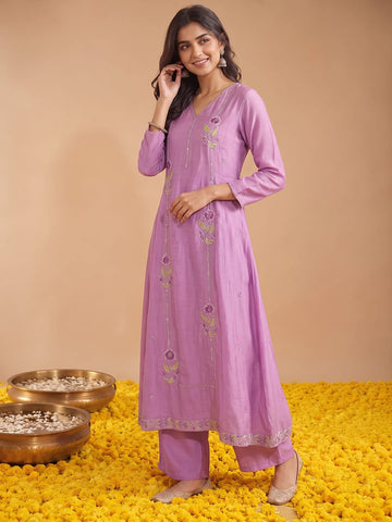 Lavender Mulmul Chanderi Kurta Set With Solid Trouser & Dupatta.