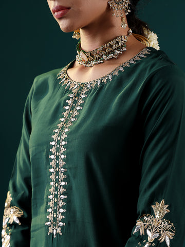 Varanga Women Green Yoke Embroidered Straight Kurta Paired With Tonal Bottom And Net Dupatta With Four Side Embroidered Taping
