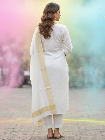 Elegant net dupatta featuring sequence detailing for a stylish and feminine finish.