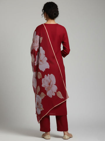 Varanga Women Thread Embroidere Yoke With Lace Detailing Kurta And Trouser With Dupata