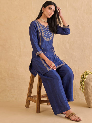 Embroidered Kurta Set Paired With A Shimmering Organza Dupatta.